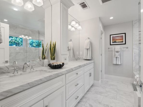 1052 Lovoi Way, San Jose CA 95125