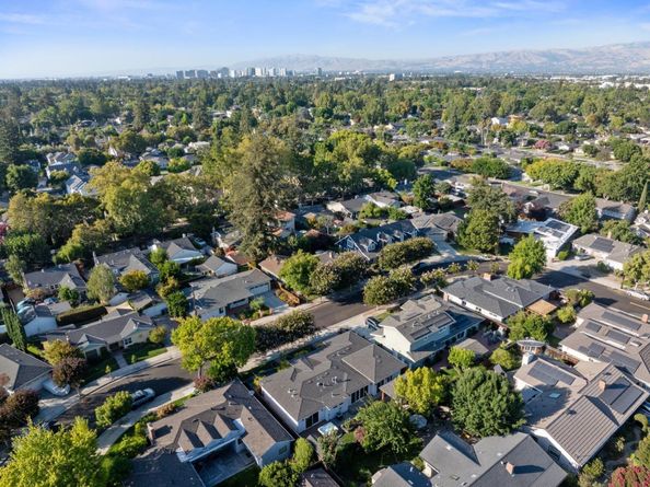 1052 Lovoi Way, San Jose CA 95125