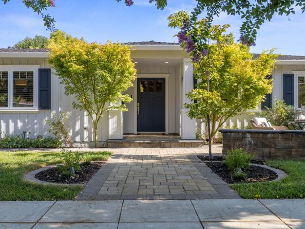 1052 Lovoi Way, San Jose CA 95125