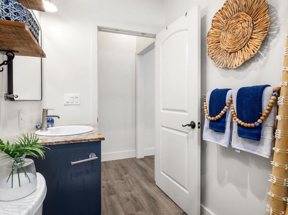 1124 Laurel Street, Santa Cruz CA 95060