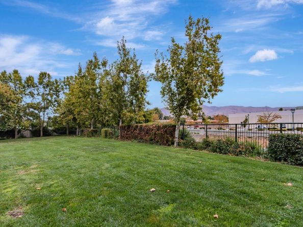 1103 Vida Larga Loop, Milpitas CA 95035