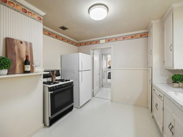 724 10th Avenue, San Mateo CA 94402