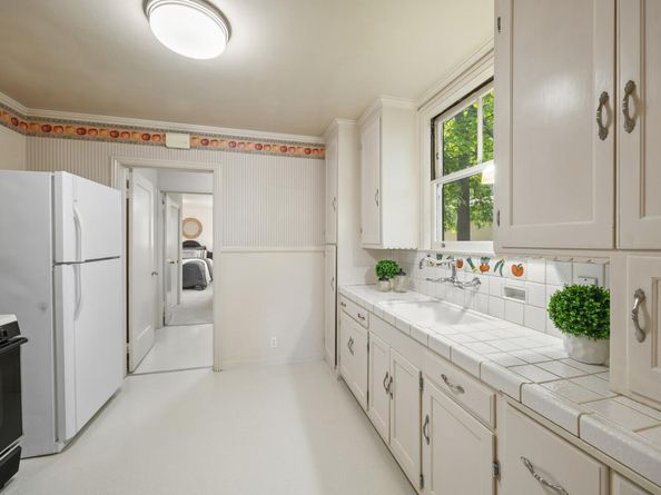 724 10th Avenue, San Mateo CA 94402