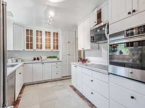 697 Glennan Drive, Redwood City CA 94061