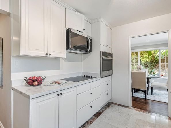 697 Glennan Drive, Redwood City CA 94061