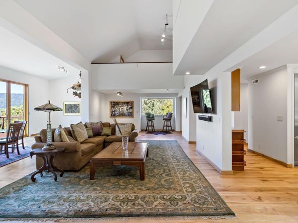 711 W California Way, Redwood City CA 94062