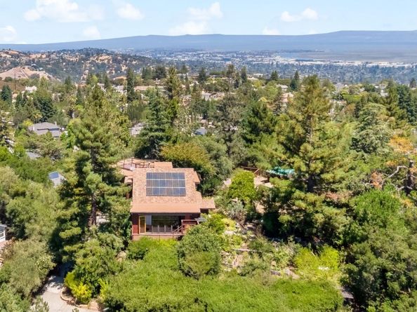 711 W California Way, Redwood City CA 94062