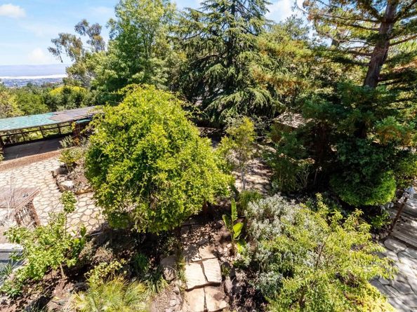 711 W California Way, Redwood City CA 94062