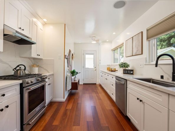 3820 Fair Oaks Avenue, Menlo Park CA 94025