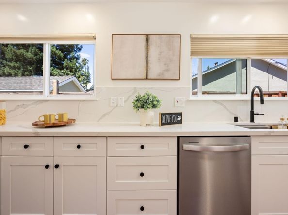 3820 Fair Oaks Avenue, Menlo Park CA 94025