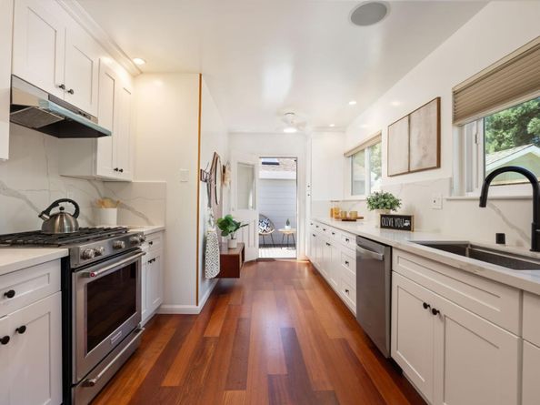 3820 Fair Oaks Avenue, Menlo Park CA 94025
