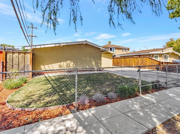 1693 Christopher Street, San Jose CA 95122