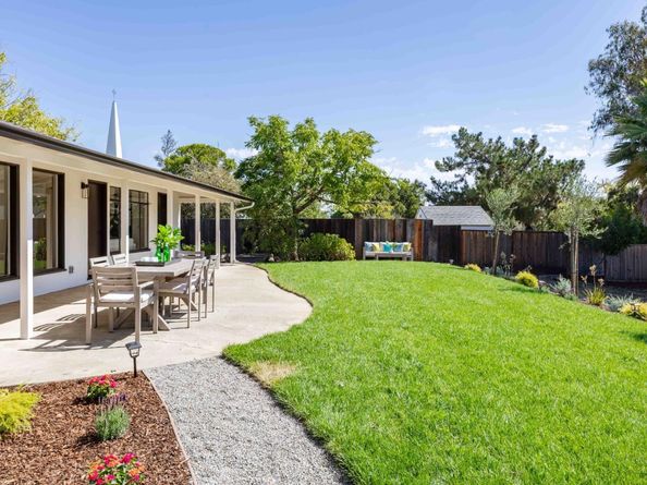12540 Robleda Road, Los Altos Hills CA 94022