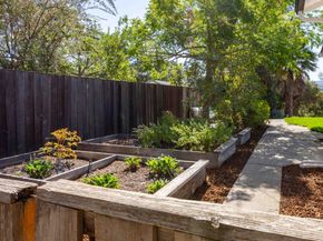 12540 Robleda Road, Los Altos Hills CA 94022