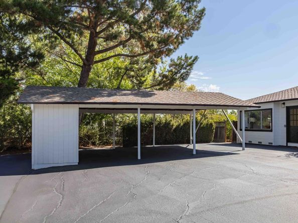 12540 Robleda Road, Los Altos Hills CA 94022