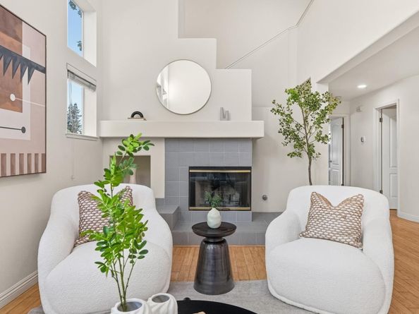 995 Asilomar 2, Sunnyvale CA 94086