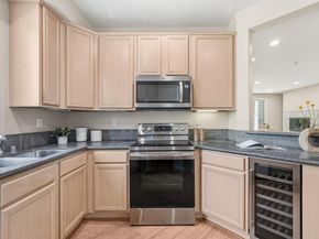 902 Sunrose 104, Sunnyvale CA 94086