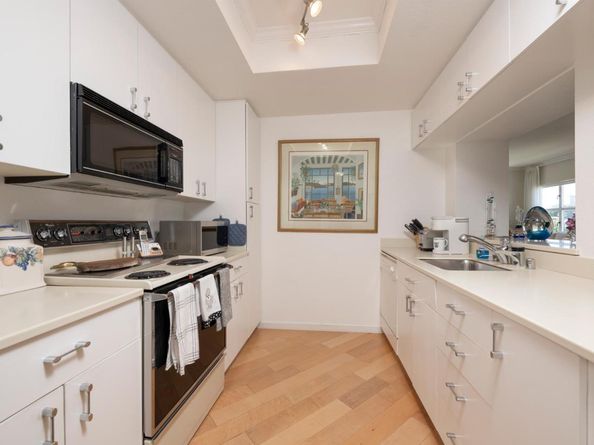 1 Baldwin Avenue 822, San Mateo CA 94401