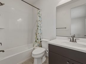 2737 5th Street, Alameda CA 94501