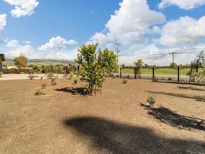 475 E Middle Avenue, San Martin CA 95046
