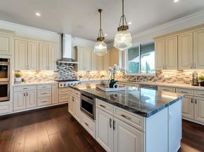 475 E Middle Avenue, San Martin CA 95046
