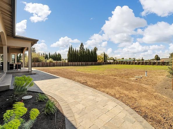475 E Middle Avenue, San Martin CA 95046