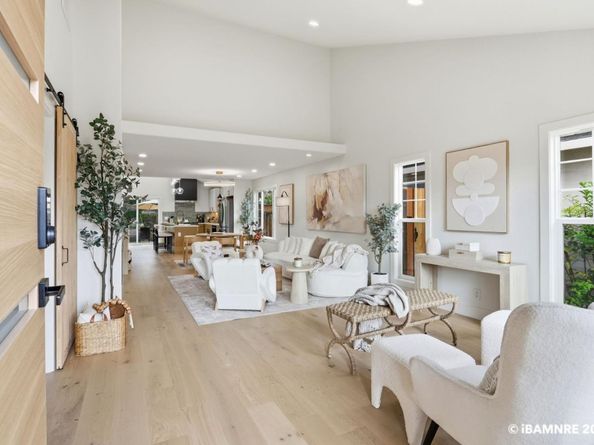 679 Cupples Court, Santa Clara CA 95051