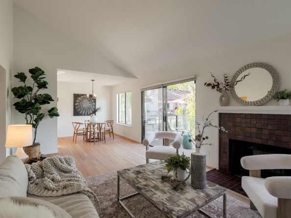 905 W Middlefield Road 918, Mountain View CA 94043