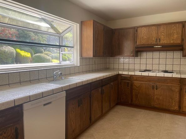 832 Oddstad Boulevard, Pacifica CA 94044