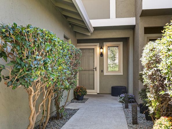 61 Thousand Oaks Street, Oakland CA 94605