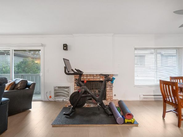 477 Lassen Street 6, Los Altos CA 94022