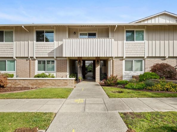 477 Lassen Street 6, Los Altos CA 94022