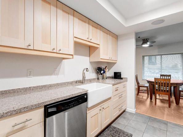 477 Lassen Street 6, Los Altos CA 94022