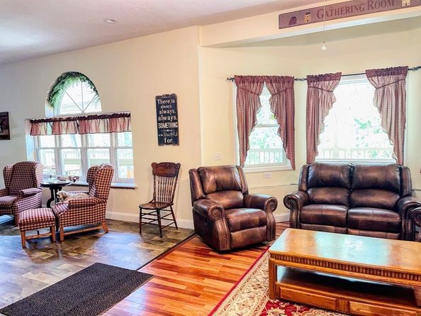 198 S. Royalston Rd, Athol MA 01331
