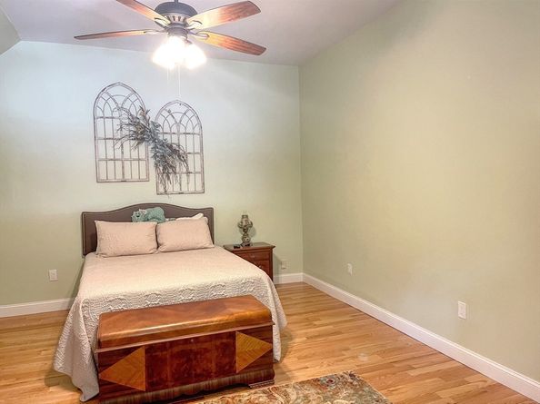 198 S. Royalston Rd, Athol MA 01331