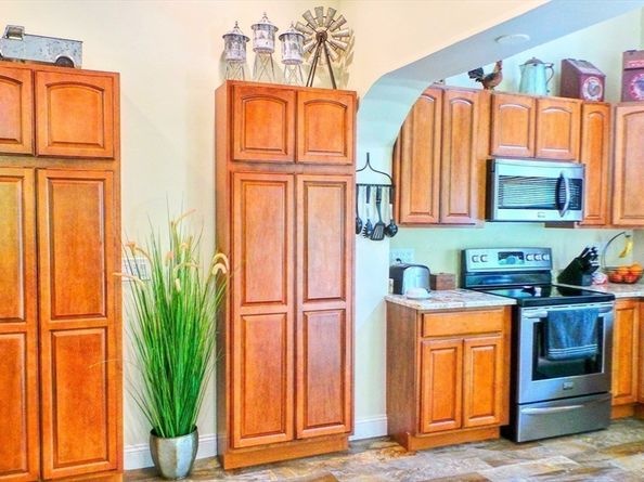 198 S. Royalston Rd, Athol MA 01331