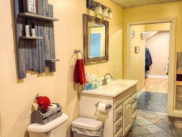 198 S. Royalston Rd, Athol MA 01331