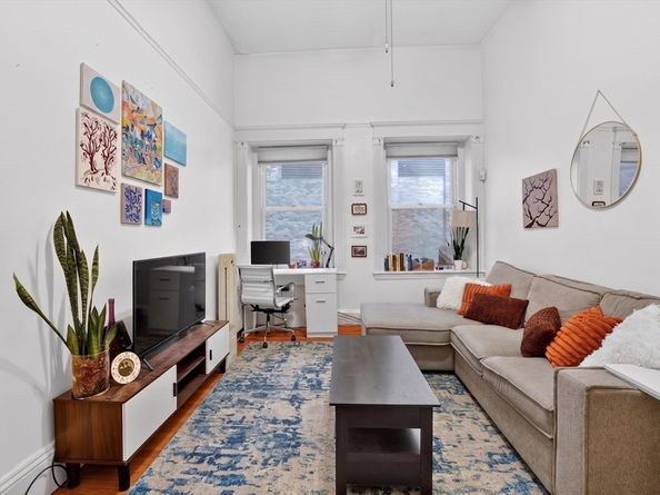 8 Garrison St 111, Boston MA 02116