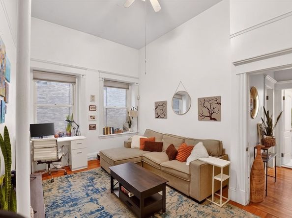 8 Garrison St 111, Boston MA 02116