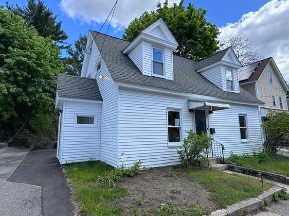 721 Blossom St, Fitchburg MA 01420