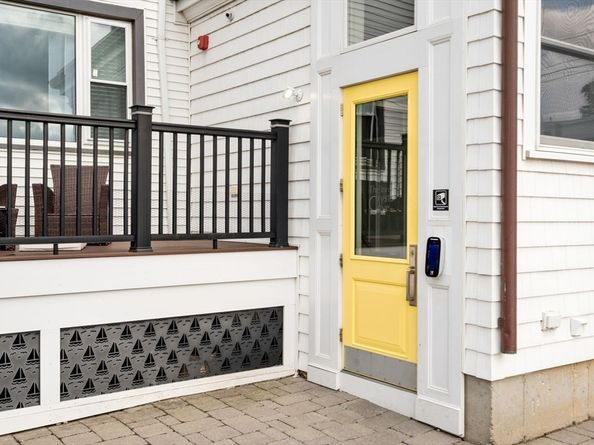 600 Shirley St 11, Winthrop MA 02152