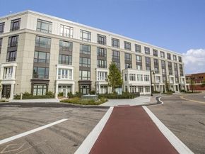 10 Shipyard Dr 303, Hingham MA 02043