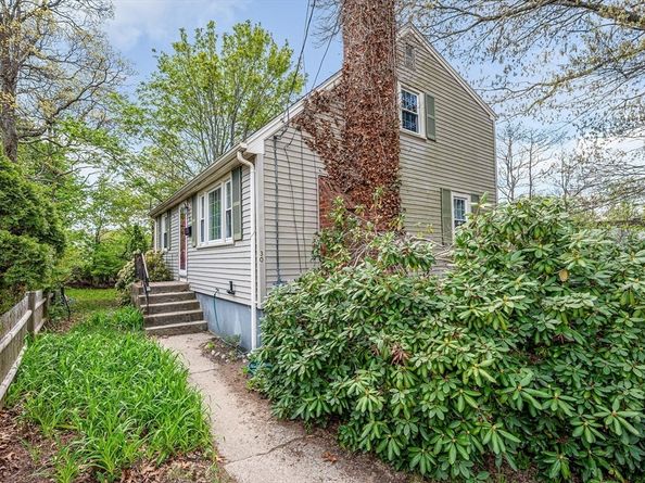 30 Whitcomb Terrace, Weymouth MA 02190