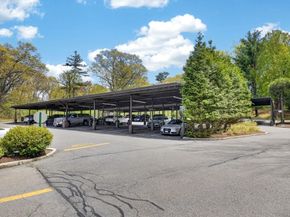 210 Nahanton 117, Newton MA 02459
