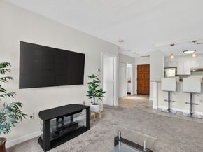 210 Nahanton 117, Newton MA 02459