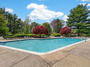 210 Nahanton 117, Newton MA 02459