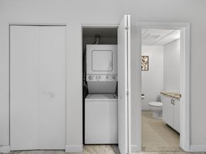 210 Nahanton 117, Newton MA 02459