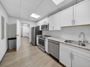 210 Nahanton 117, Newton MA 02459