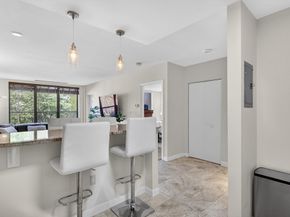 210 Nahanton 117, Newton MA 02459