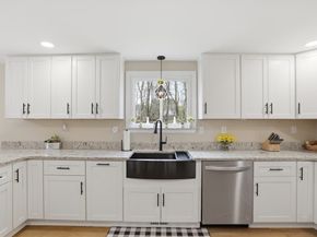18 Trifiro Rd, Billerica MA 01821